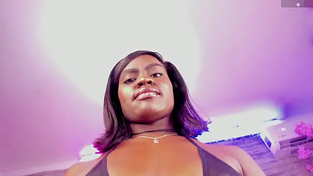 Snapshot of IsabellaBromsS chatting on March 18, 2025, 12:40 am IsabellaBromsS online show from March 18, 2025, 12:40 am