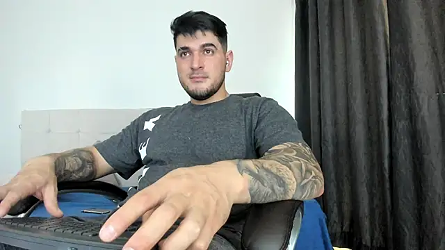 Snapshot of Teilor_Creed chatting on December 16, 2025, 6:56 pm Teilor Creed online show from December 16, 2025, 6:56 pm