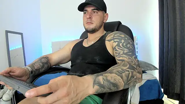 Snapshot of Teilor_Creed chatting on December 14, 2025, 6:24 pm Teilor Creed online show from December 14, 2025, 6:24 pm