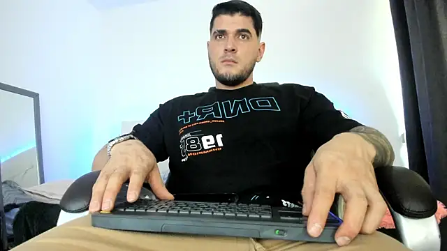 Teilor Creed online show from December 20, 2025, 7:06 pm