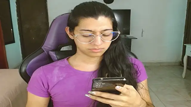 Snapshot of engielphoenis14 chatting on February 12, 2026, 6:24 am engielphoenis14 online show from February 12, 2026, 6:24 am