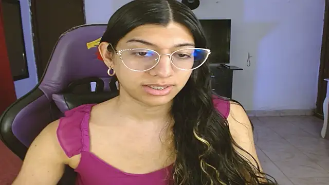 engielphoenis14 online show from March 6, 2026, 11:00 pm