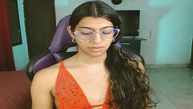 Snapshot of engielphoenis14 chatting on February 24, 2026, 9:59 pm engielphoenis14 online show from February 24, 2026, 9:59 pm