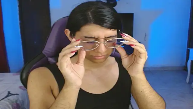 Snapshot of engielphoenis14 chatting on December 17, 2025, 6:51 am engielphoenis14 online show from December 17, 2025, 6:51 am