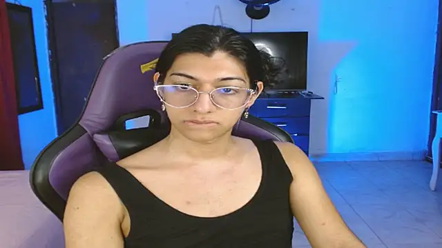 Snapshot of engielphoenis14 chatting on January 16, 2026, 3:21 am engielphoenis14 online show from January 16, 2026, 3:21 am