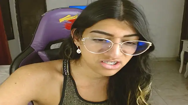 Snapshot of engielphoenis14 chatting on December 18, 2025, 12:49 am engielphoenis14 online show from December 18, 2025, 12:49 am