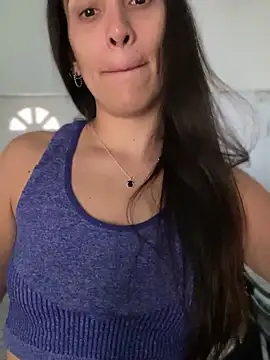 Snapshot of alessandra-a chatting on February 18, 2025, 3:31 pm alessandra-a online show from February 18, 2025, 3:31 pm