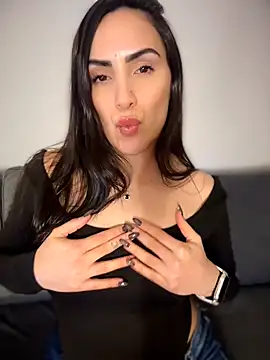 Snapshot of alessandra-a chatting on July 2, 2026, 3:18 am alessandra-a online show from July 2, 2026, 3:18 am