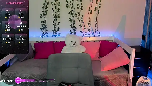 Snapshot of Emily_Gin chatting on March 7, 2026, 3:02 am Emily Gin online show from March 7, 2026, 3:02 am