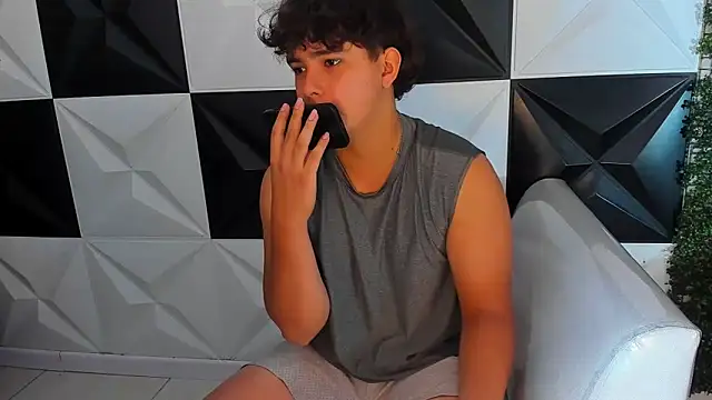 Dani cumboy online show from October 19, 2025, 2:42 pm