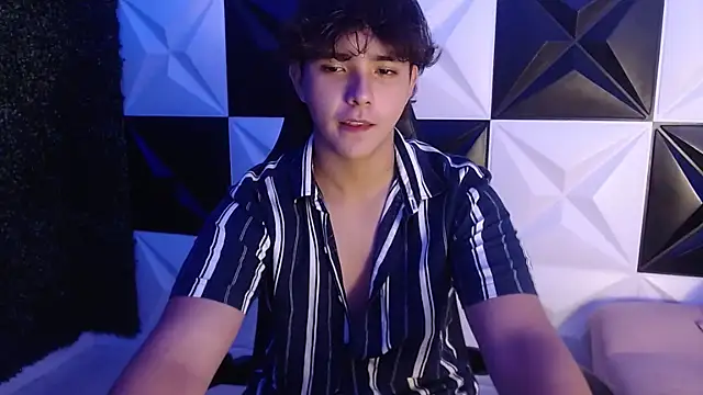 Dani cumboy online show from February 25, 2025, 8:14 am