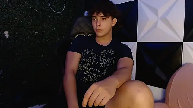 Dani cumboy online show from February 19, 2025, 2:44 am