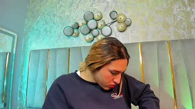 TomLondon  online show from February 4, 2026, 2:12 pm