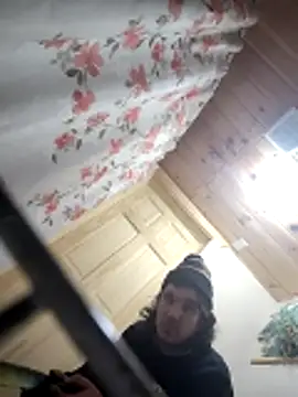 Snapshot of Lilsmokeshow017 chatting on December 20, 2025, 2:36 am Lilsmokeshow017 online show from December 20, 2025, 2:36 am