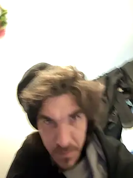 Snapshot of Lilsmokeshow017 chatting on October 29, 2025, 7:35 pm Lilsmokeshow017 online show from October 29, 2025, 7:35 pm