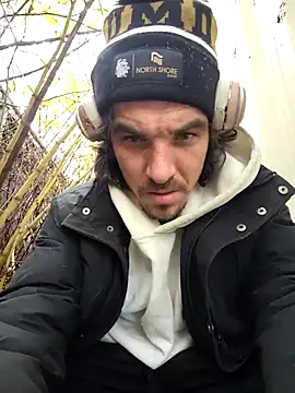 Snapshot of Lilsmokeshow017 chatting on November 4, 2025, 4:44 pm Lilsmokeshow017 online show from November 4, 2025, 4:44 pm