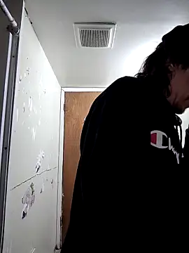 Snapshot of Lilsmokeshow017 chatting on October 28, 2025, 6:40 pm Lilsmokeshow017 online show from October 28, 2025, 6:40 pm