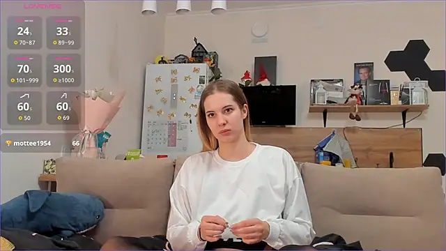 Snapshot of Girl_alone_home chatting on March 26, 2026, 3:54 pm Girl alone home online show from March 26, 2026, 3:54 pm