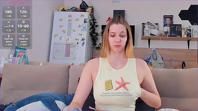 Snapshot of Girl_alone_home chatting on April 25, 2026, 1:41 pm Girl alone home online show from April 25, 2026, 1:41 pm