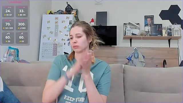 Snapshot of Girl_alone_home chatting on April 27, 2026, 3:21 pm Girl alone home online show from April 27, 2026, 3:21 pm