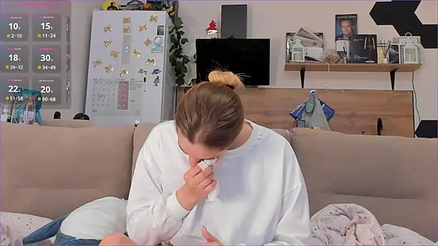 Snapshot of Girl_alone_home chatting on April 20, 2026, 2:18 pm Girl alone home online show from April 20, 2026, 2:18 pm