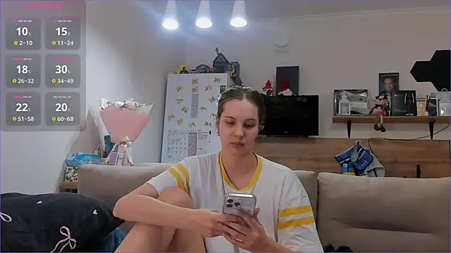 Snapshot of Girl_alone_home chatting on March 21, 2026, 1:04 pm Girl alone home online show from March 21, 2026, 1:04 pm