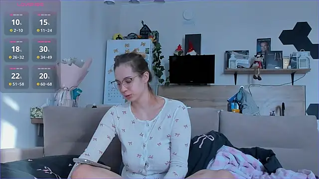 Snapshot of Girl_alone_home chatting on March 27, 2026, 3:59 am Girl alone home online show from March 27, 2026, 3:59 am