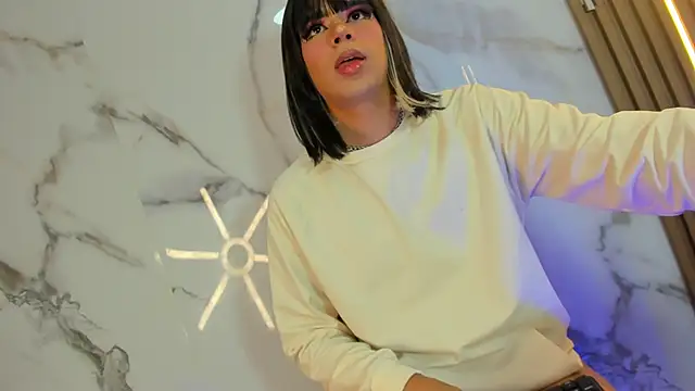 Snapshot of Tiff_Valentine chatting on February 16, 2025, 2:09 am Tiff Valentine online show from February 16, 2025, 2:09 am