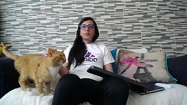 VioletaGomezCo online show from November 12, 2025, 2:43 pm