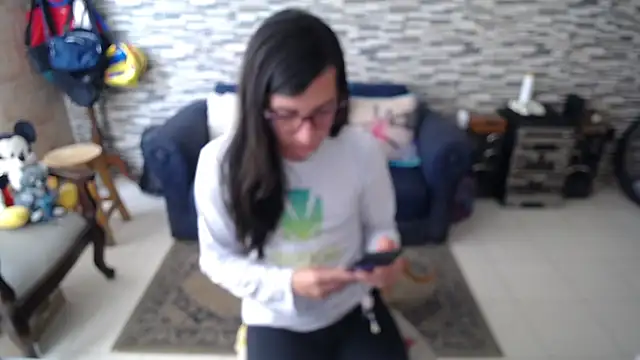 VioletaGomezCo online show from April 7, 2026, 5:04 pm