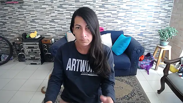 Snapshot of VioletaGomezCo chatting on May 12, 2026, 2:01 pm VioletaGomezCo online show from May 12, 2026, 2:01 pm