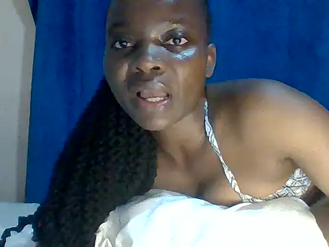 Snapshot of sweet_love00 chatting on April 26, 2026, 1:47 am sweet love00 online show from April 26, 2026, 1:47 am