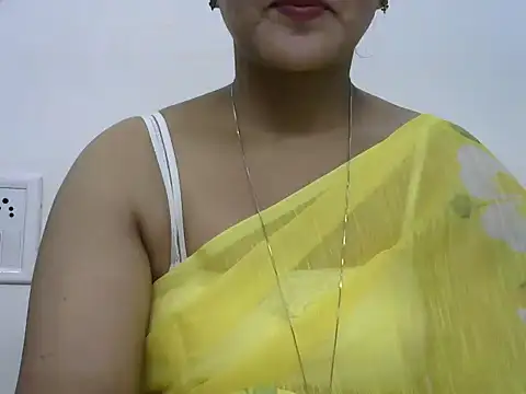 Snapshot of rashmika_reddy chatting on April 30, 2026, 12:23 pm rashmika reddy online show from April 30, 2026, 12:23 pm