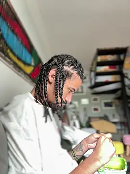 Snapshot of hotcamboy420 chatting on February 14, 2025, 7:23 pm hotcamboy420 online show from February 14, 2025, 7:23 pm