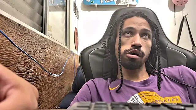 Snapshot of hotcamboy420 chatting on February 25, 2025, 3:52 am hotcamboy420 online show from February 25, 2025, 3:52 am