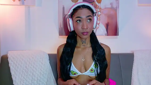 Snapshot of cristal_subin69 chatting on June 7, 2026, 5:29 pm cristal subin69 online show from June 7, 2026, 5:29 pm