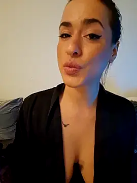 Snapshot of LydiaMaus96 chatting on December 21, 2025, 2:46 am LydiaMaus96 online show from December 21, 2025, 2:46 am