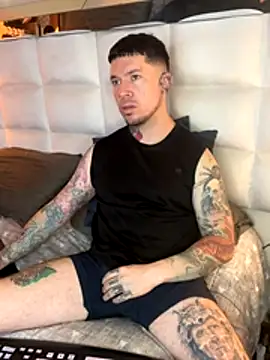 Snapshot of Adam_tatto chatting on November 21, 2025, 3:11 pm Adam tatto online show from November 21, 2025, 3:11 pm