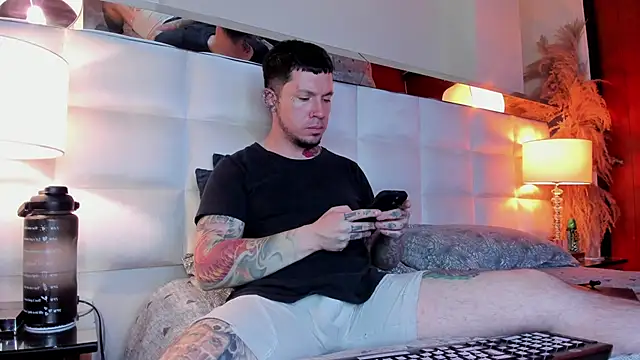 Snapshot of Adam_tatto chatting on October 29, 2025, 1:59 am Adam tatto online show from October 29, 2025, 1:59 am