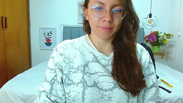 karlamorris  online show from December 16, 2025, 1:26 pm