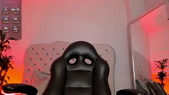 Snapshot of renee_shelby_ chatting on March 8, 2025, 10:24 pm renee shelby online show from March 8, 2025, 10:24 pm