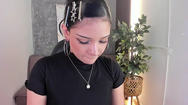 Snapshot of renee_shelby_ chatting on May 5, 2026, 9:07 pm renee shelby online show from May 5, 2026, 9:07 pm