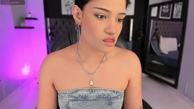 renee shelby  online show from March 6, 2026, 8:15 pm