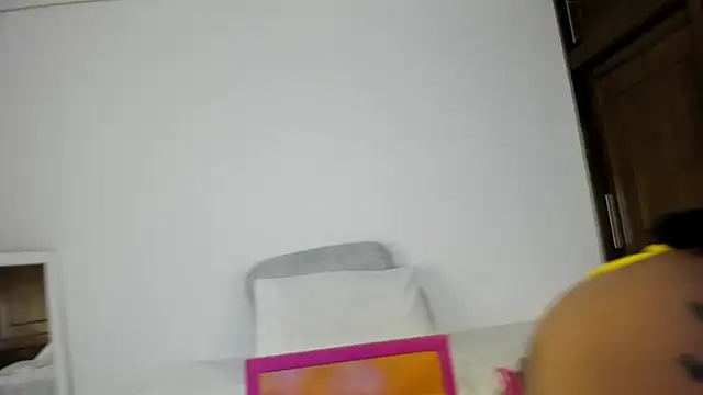 Andrea Williams  online show from February 16, 2025, 11:50 pm