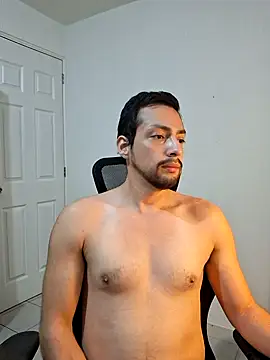 Andresarr93 online show from September 18, 2025, 8:23 pm