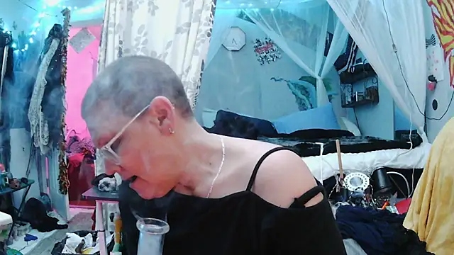 juscjen online show from February 13, 2026, 12:27 pm