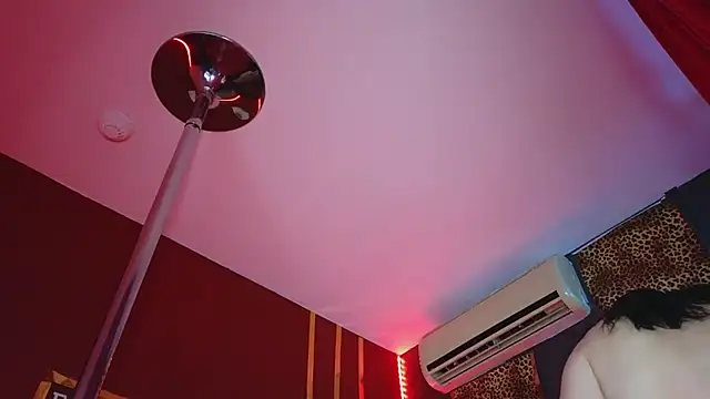 Snapshot of alissa4blonde chatting on January 15, 2026, 6:17 am alissa4blonde online show from January 15, 2026, 6:17 am