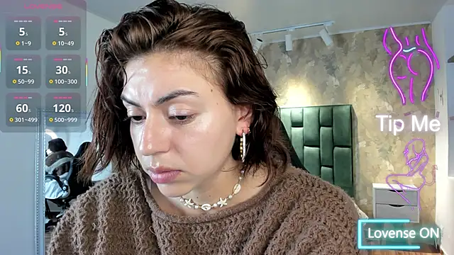 april dumont online show from December 2, 2025, 1:02 pm