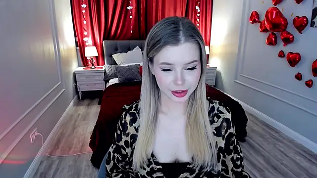 Snapshot of FollowLovee chatting on February 9, 2026, 7:45 pm FollowLovee online show from February 9, 2026, 7:45 pm