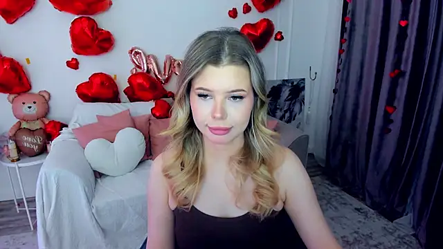 Snapshot of FollowLovee chatting on February 4, 2026, 3:34 am FollowLovee online show from February 4, 2026, 3:34 am
